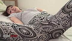 Hej, sleduj tu štíhlou asijskou krásku dávat horký oral a ručku do mělkého cumshotu v POV