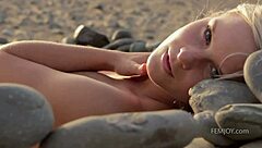 Marry Queen Shows Off Her Big Natural Tits As The Cute Blonde Babe Teases And Masturbates