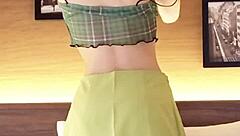 Hey, check this Japanese beautiful girl in a navel-baring outfit.