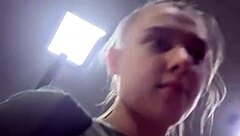 Ουάου αυτή η καμπυλωτή BBW νεαρή 18+ με μεγάλα φυσικά βυζιά παίρνει απίθανο σκληρό γαμήσι σε δημόσιο υπαίθριο