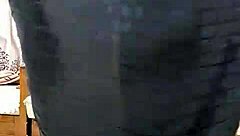 Ουάου, δες τις καυτές χορευτικές κινήσεις αυτής της ώριμης MILF!