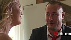 Babysitter-Beine fangen verheiratete Braut-Klientin im Urlaub ein!