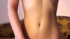 Sitna 18+ Maiskii prstima do orgazma