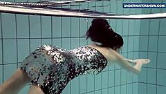 Flashing my bright tits underwater gets everyone so horny 🌊🍈