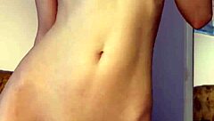 I'm petite Maiskii fingering to orgasm