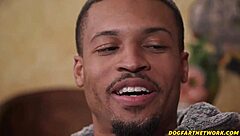 Как розовокосата красавица разведря BF на съквартирантката с дълбоко гърло и яздене на путка - Luna Legend?