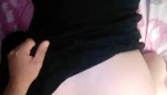 me coge en cuatro en el cuarto de mis primos con mi vestido levantado