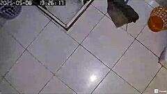 hidden cam catches busty bbw neighbor shaving her huge wet pussy 😈🍑