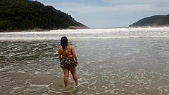 😈 found famous beach toy and offered my fat bbw pussy right away for big cock fetish fuck 💦🏖️