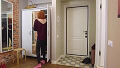 Cewek berambut merah 18+ buka memek ketat buat ngentot keras bapak tiri