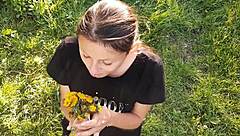 i brought neighbor flowers now she's grinding pussy on my face til she flies off cumming 🌸💦👅