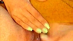 Latina licks pussy and clit in hot cunilingus.