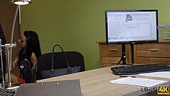 pequeños percances llevan a esta teen checa a mamar verga por cash en casting oculto