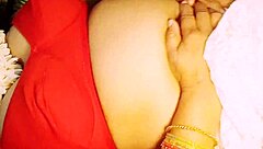 Wow indian saree aunty with huge boobs masturbates dirty talk!