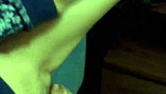 mi amiga se masturba con verga enorme en su vagina