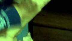 mi amiga se masturba con verga enorme en su vagina