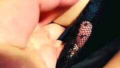 cogiendo esta casada curvy en fishnets skirt mientras su esposo viaja