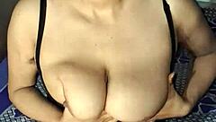 ohhh mannn thisss big boobss bhabhi iss sooo fuckin juicy n hotttt