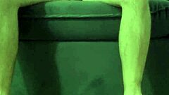 essa novinha adora sentar gostoso na rola, olha essa bucetinha piscando pra você...