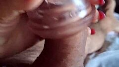 Glej, Teresa Jones spravi tiča do eksplozije s spermo!!