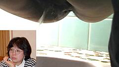 Hej, podívej se na tu manželku, jak ukazuje holou kundu jen pro legraci 😏🔥