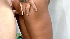 Шлюха 18+ гнется под отчимом стоячий анал кремпай монстр хуй растяжка