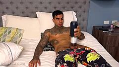 Мащехата оставя секси подарък за татко степа но аз лижа и чукам големите й цици атлетичен задник