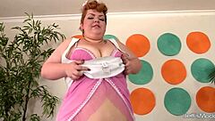 ughh, this thick bbw velma voodoo's huge tits n ass bouncin on that machine dildo...