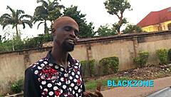 Stranger helps fix her broken car on the roadside