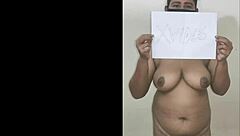 Milf mommy verifies wet pussy closeup