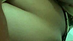 deixei o cara virgem explodir seu gozo na minha cara e peitos depois do boquete amador