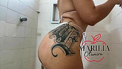 Hey my giant ass shakes huge in the steamy bath