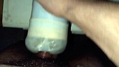 moroccan pussy gets homemade cumshot after monster cock wank