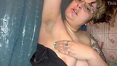 hey wait sweat and cream dripping all over my armpits feels so sticky now