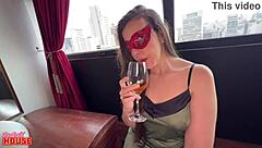 ELA TEM BUCETA ROSA that lets guys BANG her WILDLY closeup cowgirl creampie