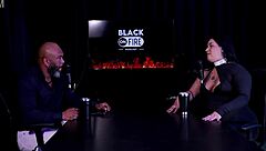 Sente tesão vendo punheta pra ela? Pri melancia começou nua e virou vendedora safada no sheer red