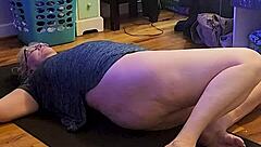 fuck yes, watch this milf's pussy stretch in morning yoga!