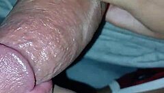 una mamada profunda 😩 me trago su pene entero hasta el fondo no aguanto más 🔥