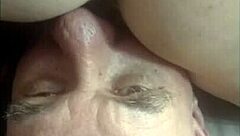 mmm, upper view cunnilingus on mature pussy tastes so good 😋👅