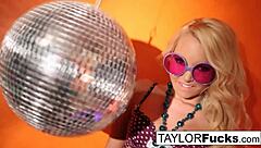 Hot 70s Sluts FINGER Each Others Wet CUNTS