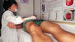 enfermeira olha essa ereção enorme na minha calça quero te foder agora