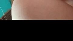 follando esa madura curvy y acabé gozando en sus cachetes calientes