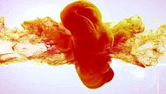 Wetandpissy Babe Dives Into Gushing Golden Pee!