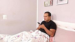 Stepdad fucks big ass stepdaughter in bed! 🍳🍑