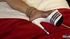 bound asian babe lisa mai squirts hard pussy drilled by sex machine