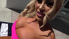 i can't resist fuckin teddy tarantino while my big ass shakes with that buttplug