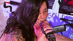 uhh some sexy feet to get ya through the week huh?? 😏👣