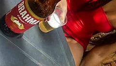 Exibida no bar pegando com macho casado! Quer ver?