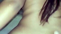 gostosa grinds her wet pussy down on thick amateur cock