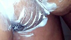 Shaving my fat smooth pussy nice and slow 😏🪒💦